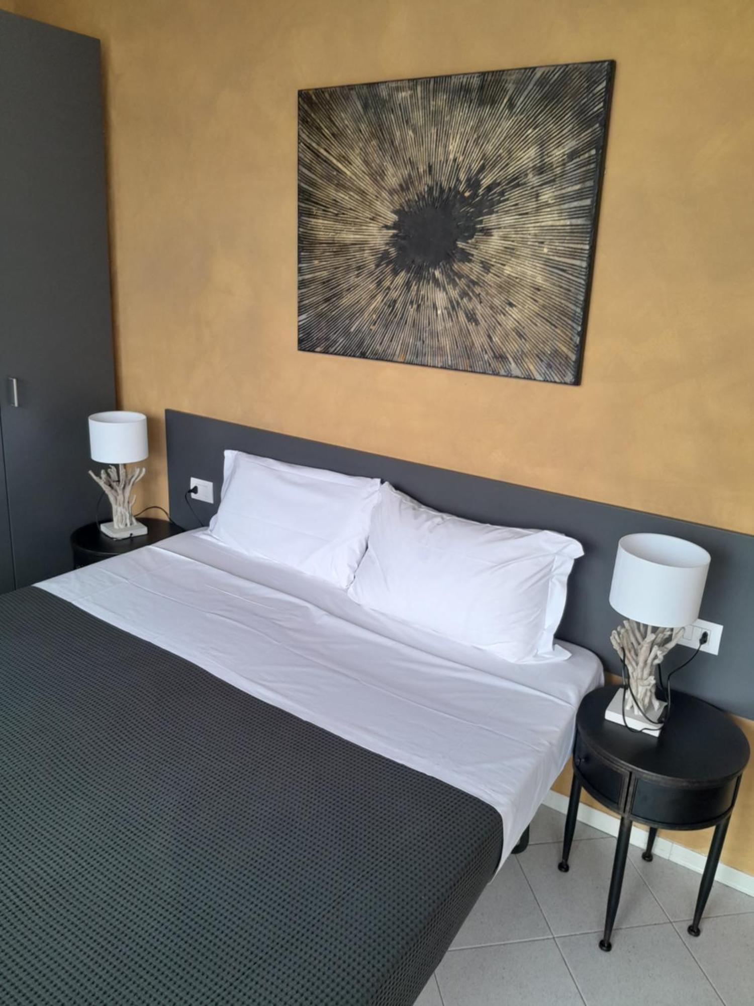 Gerenzano Apartments Екстериор снимка